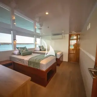Twin cabin