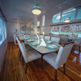 Main deck dining aloon