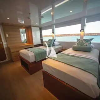 Twin cabin
