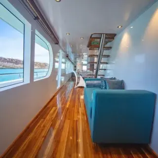 Guest foyer