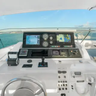 MAMBO - Flybridge Helm Station