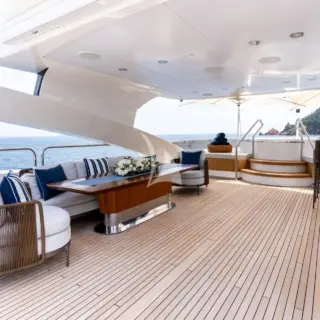 Sun deck dining area