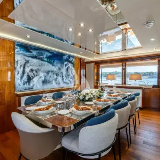 Main deck dining