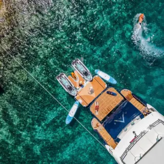 Arago Aerial Aft med mooring