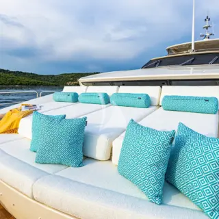 Bow view sunbeds