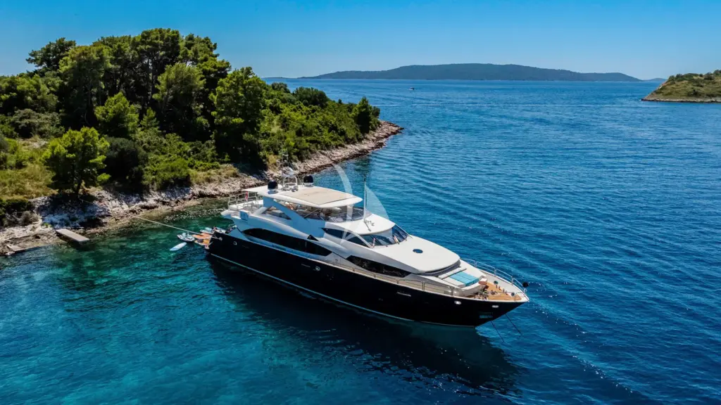 Arago Starboard Side 