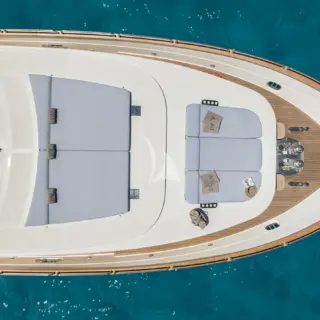 Dolce Vita IV - Foredeck