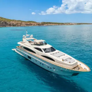 Dolce Vita IV - At anchor