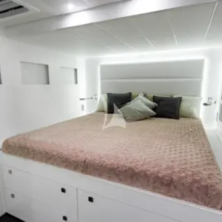 LEVANTE - Image 22