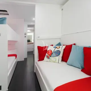 LEVANTE - Image 21
