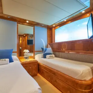 Twin cabin