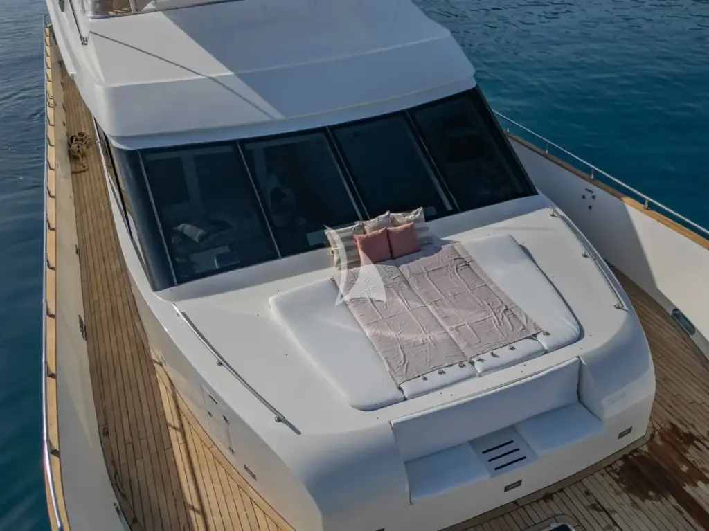 ARIA - Bow sunbath area