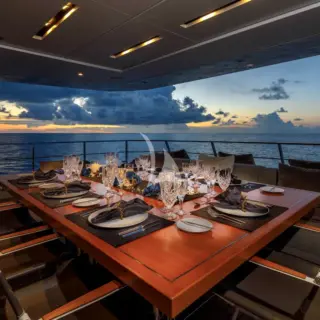 SAFE HAVEN - Exterior Dining