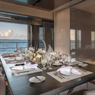 SAFE HAVEN - Interior Dining