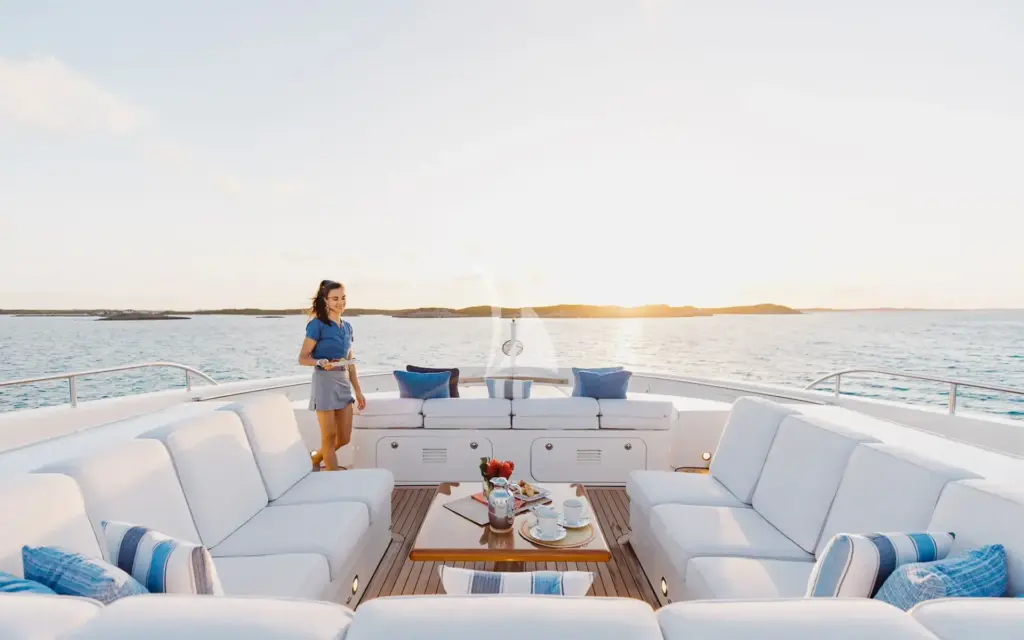 ODYSSEA - Foredeck Lounge