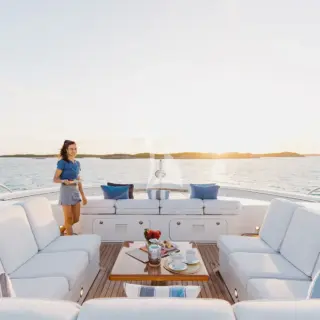 Foredeck Lounge