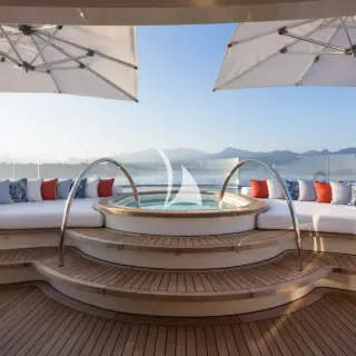 Sundeck Jacuzzi