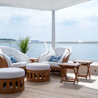 Bridge deck aft seating