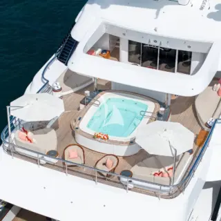 Bridge deck aft jacuzzi