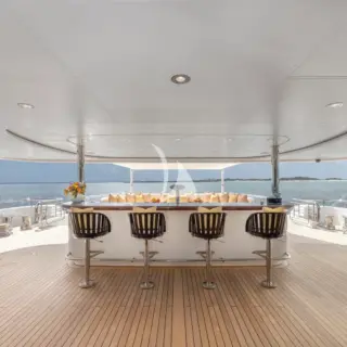 Main deck aft bar
