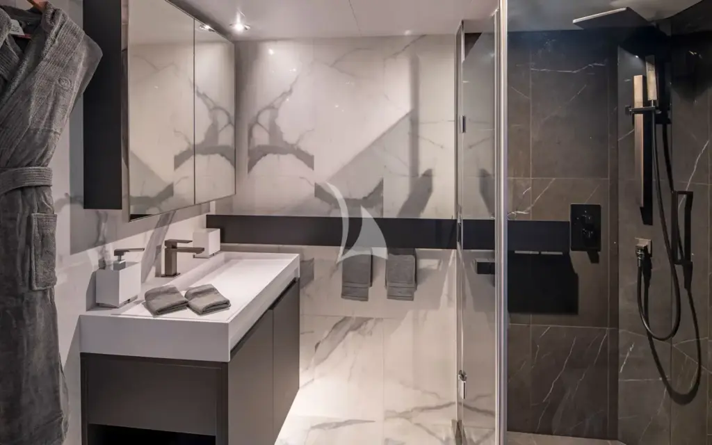 SCENIC ECLIPSE - Bathroom