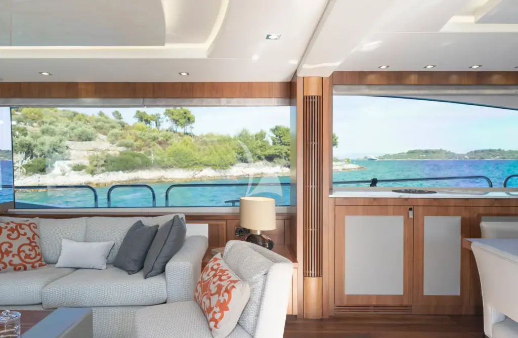 HUNKY DORY OF LONDON - Main Deck - Salon