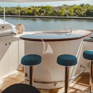 Flybridge Bar