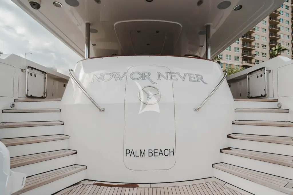 NOW OR NEVER - Stern