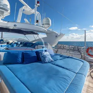 Top deck
