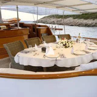 Alfresco dining
