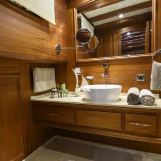 Ensuite