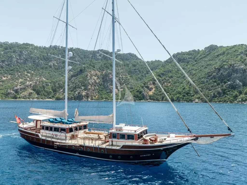 Luxury yacht NURTEN A