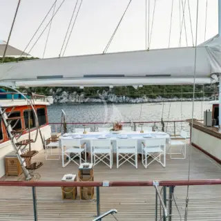 Deck dining