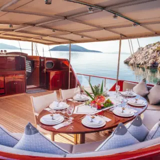 Alfresco dining