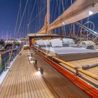 Side deck