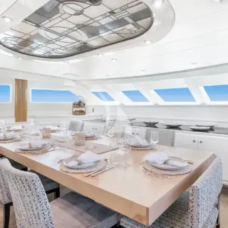 Dining salon