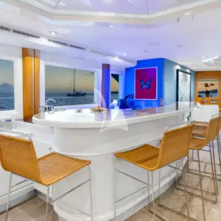 Main salon bar
