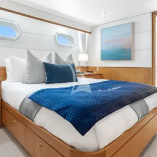 2 x Queen guest cabins