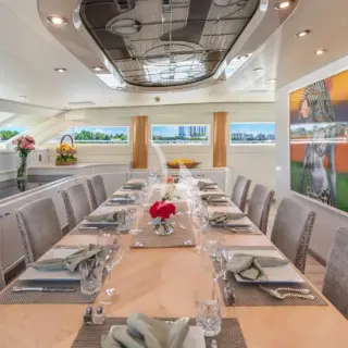 Dining salon