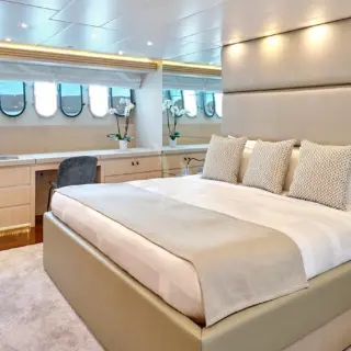 WHITE KNIGHT - Master suite