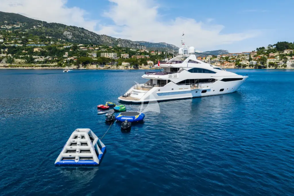 THUMPER - Jungle Jim and rebound Aquapark