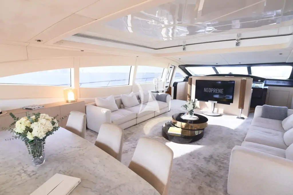 NEOPRENE - Main Salon