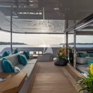 Main aft deck