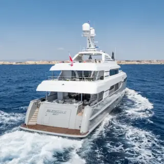 View of stern running