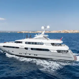 MAXIMILIAN MMIV - Profile underway