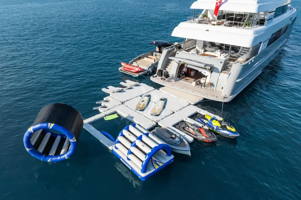 MAXIMILIAN MMIV - Toys