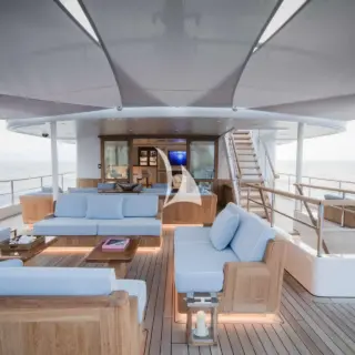 Upper deck aft