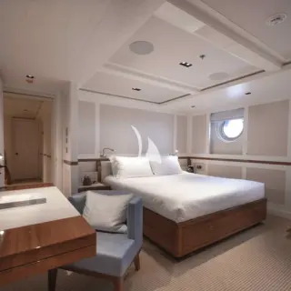 Double cabin