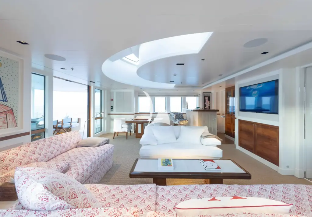 BLUE II - Sky lounge