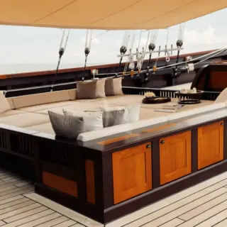 Main deck forward sunpad set up